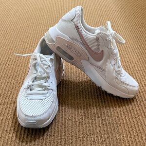 Pink & White 7.5 Nike Air Max